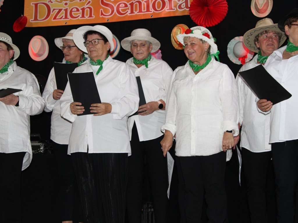 Święto seniorów. Była wspólna zabawa, konkursy i koncerty [ZDJĘCIA]