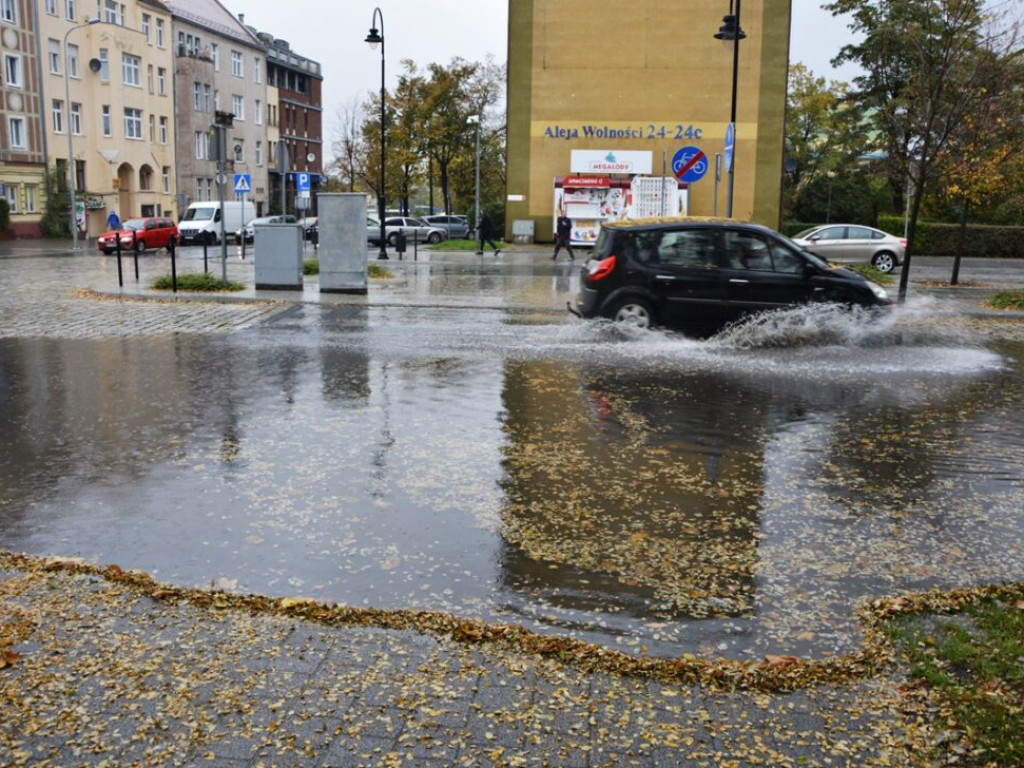 Zalało przejścia dla pieszych