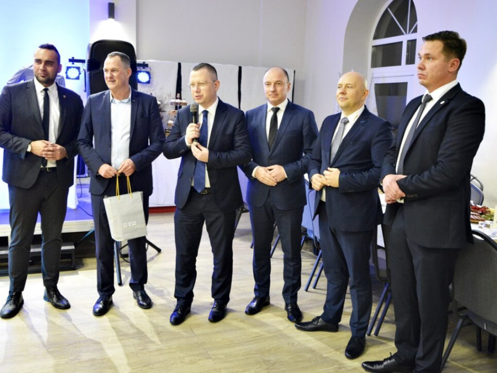 Biesiada samorządowa. 