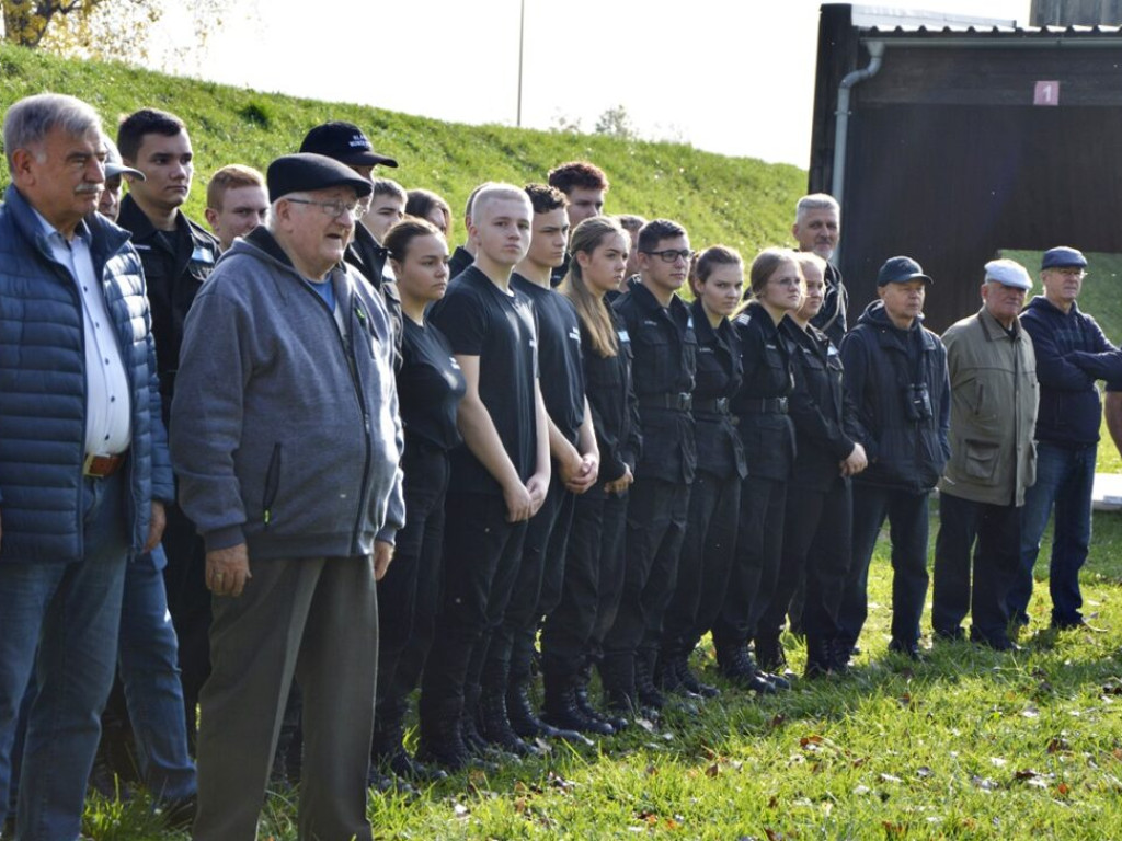 Artylerzyści i młodzież chwycili za broń. Zawody strzeleckie [Zdjęcia]