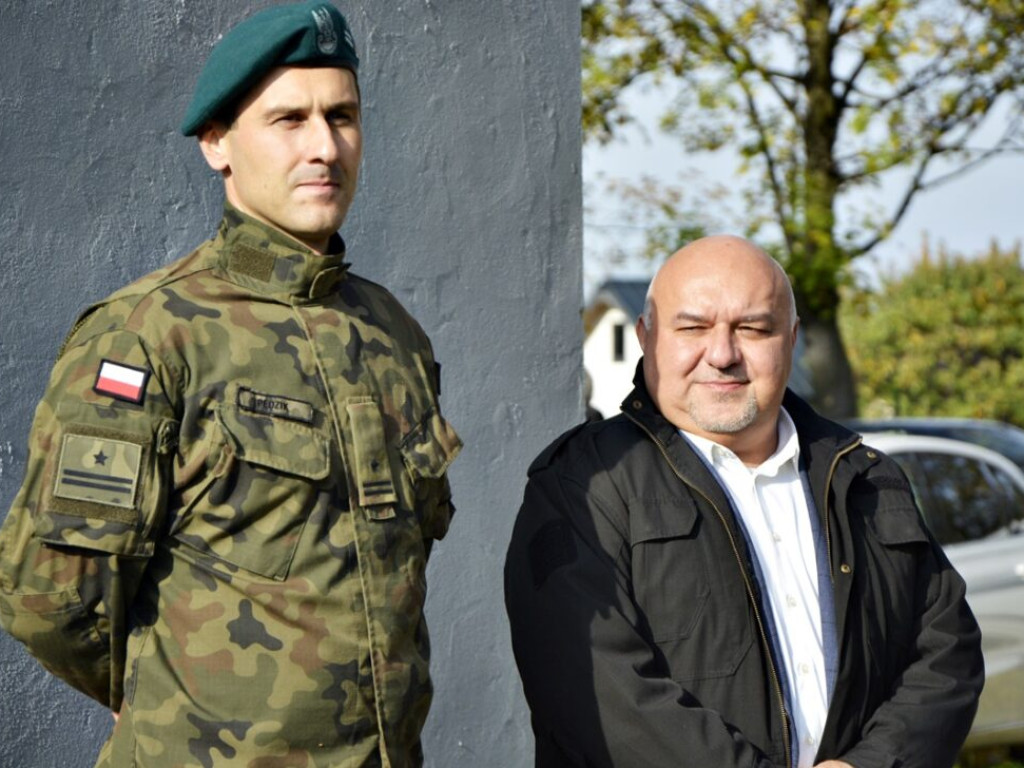 Artylerzyści i młodzież chwycili za broń. Zawody strzeleckie [Zdjęcia]