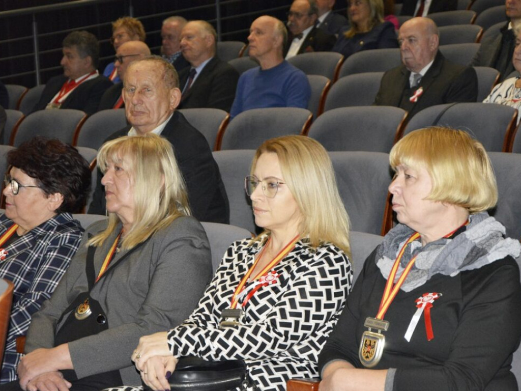 Jeździł rowerem i przekazywał miłość. Ksiądz Walkowiak z tytułem 
