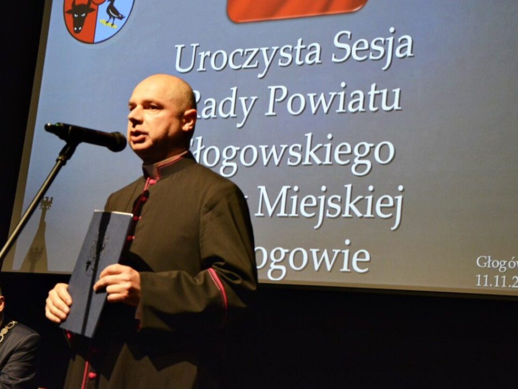 Jeździł rowerem i przekazywał miłość. Ksiądz Walkowiak z tytułem 