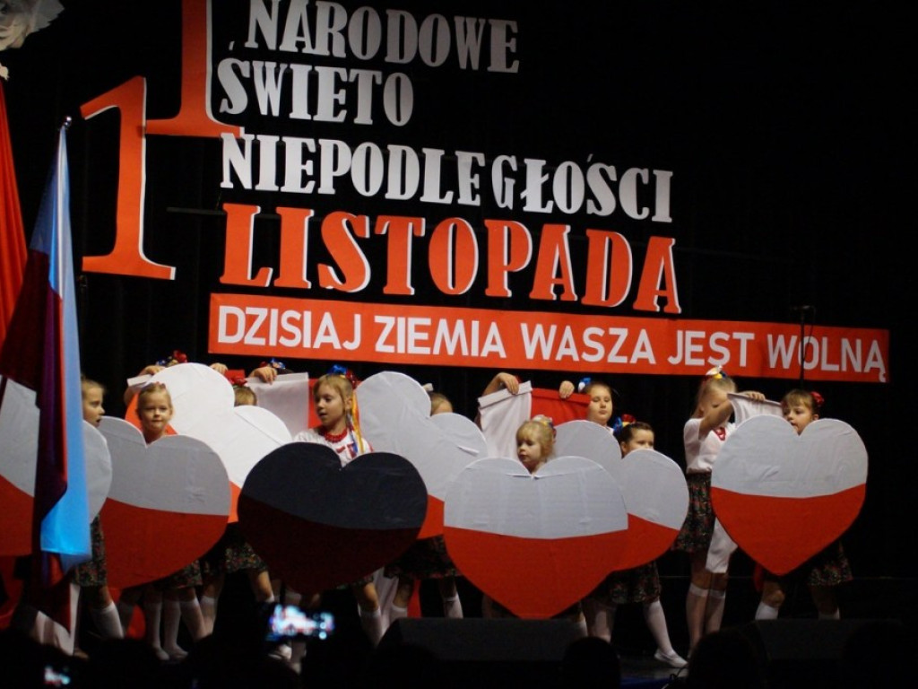 Śpiewały dzieci, śpiewali dorośli - tak wyglądało Narodowe Święto Niepodległości w Grębocicach