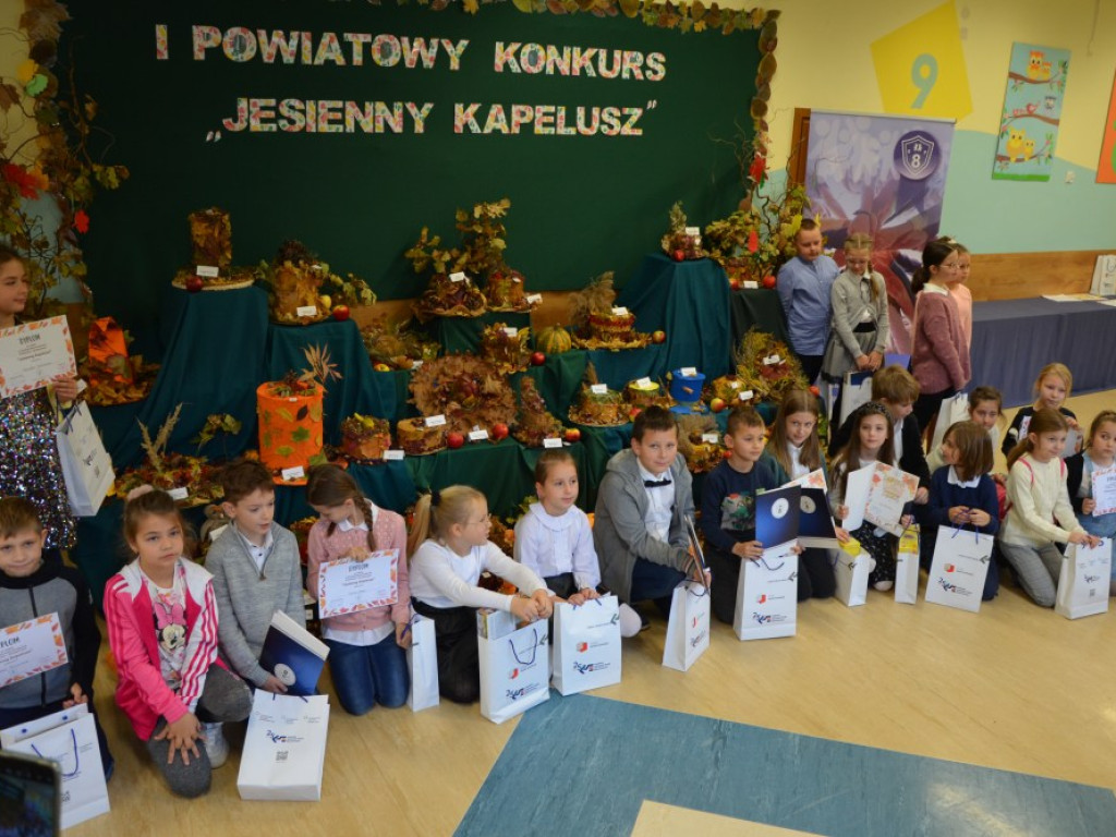 Rozdali nagrody za jesienne kapelusze. Nowa moda w Głogowie?