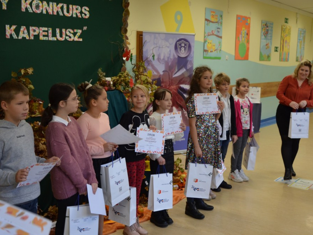 Rozdali nagrody za jesienne kapelusze. Nowa moda w Głogowie?