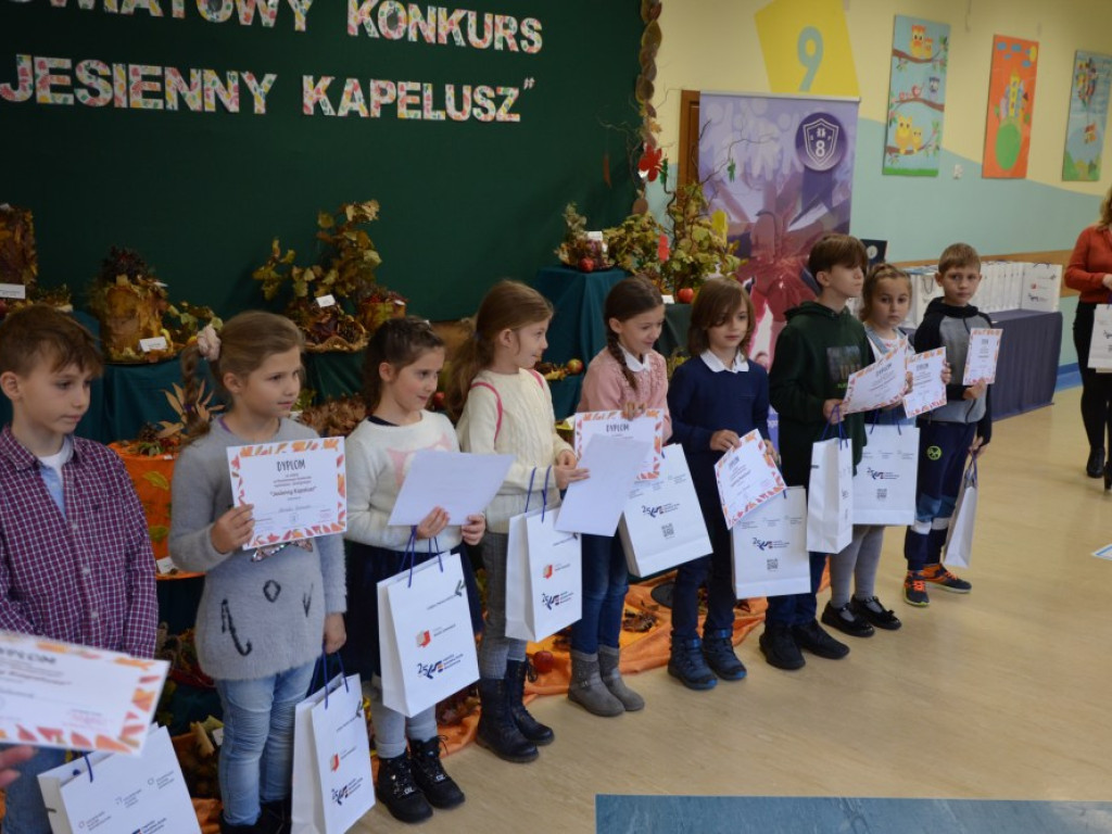 Rozdali nagrody za jesienne kapelusze. Nowa moda w Głogowie?