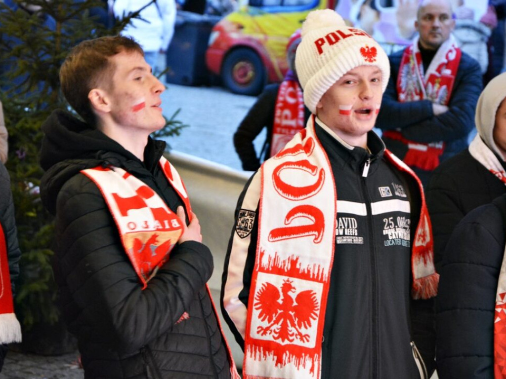 Przegrana 1:3 z Francją. Głogowianie kibicowali do końca! [Zdjęcia]
