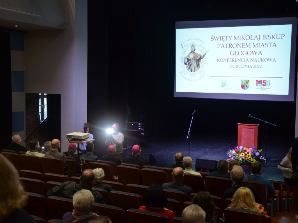 Św. Mikołaj patronem miasta Głogów. Rozmawiano o tym w teatrze miejskim