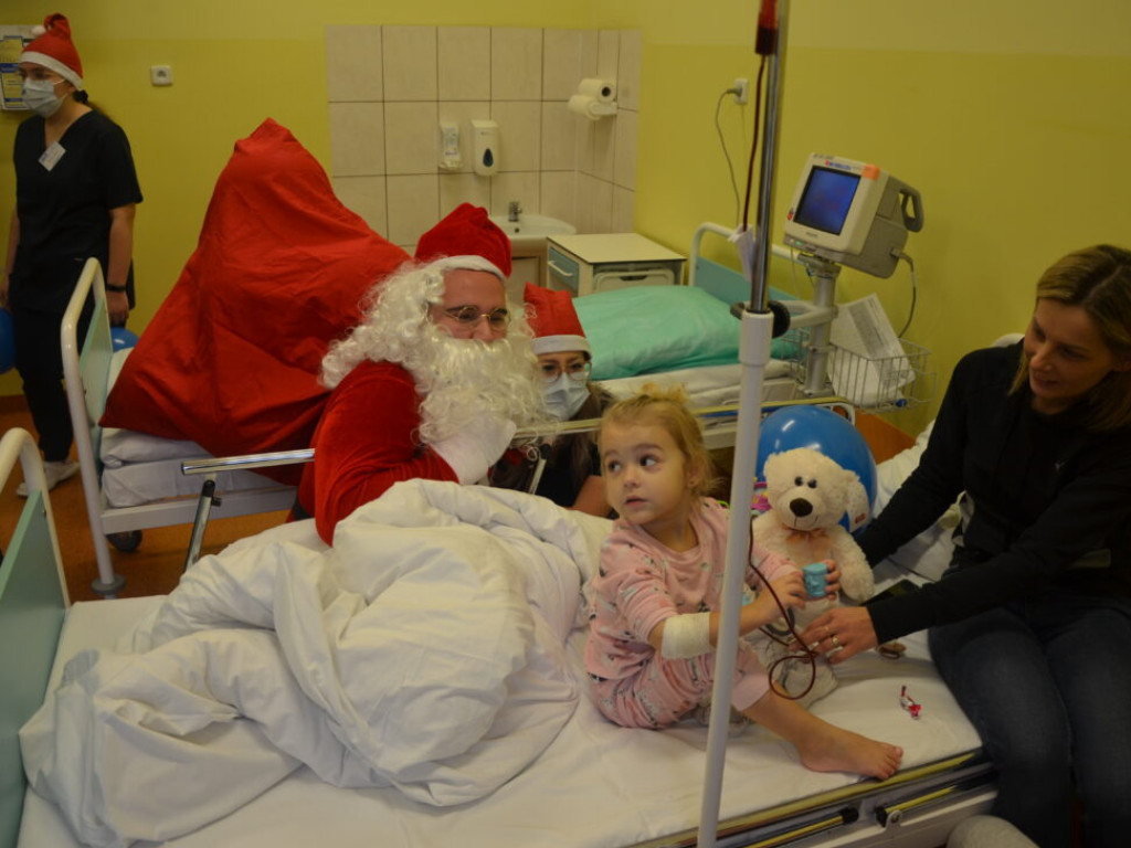 Mikołaj odwiedził małych pacjentów [Zdjęcia]