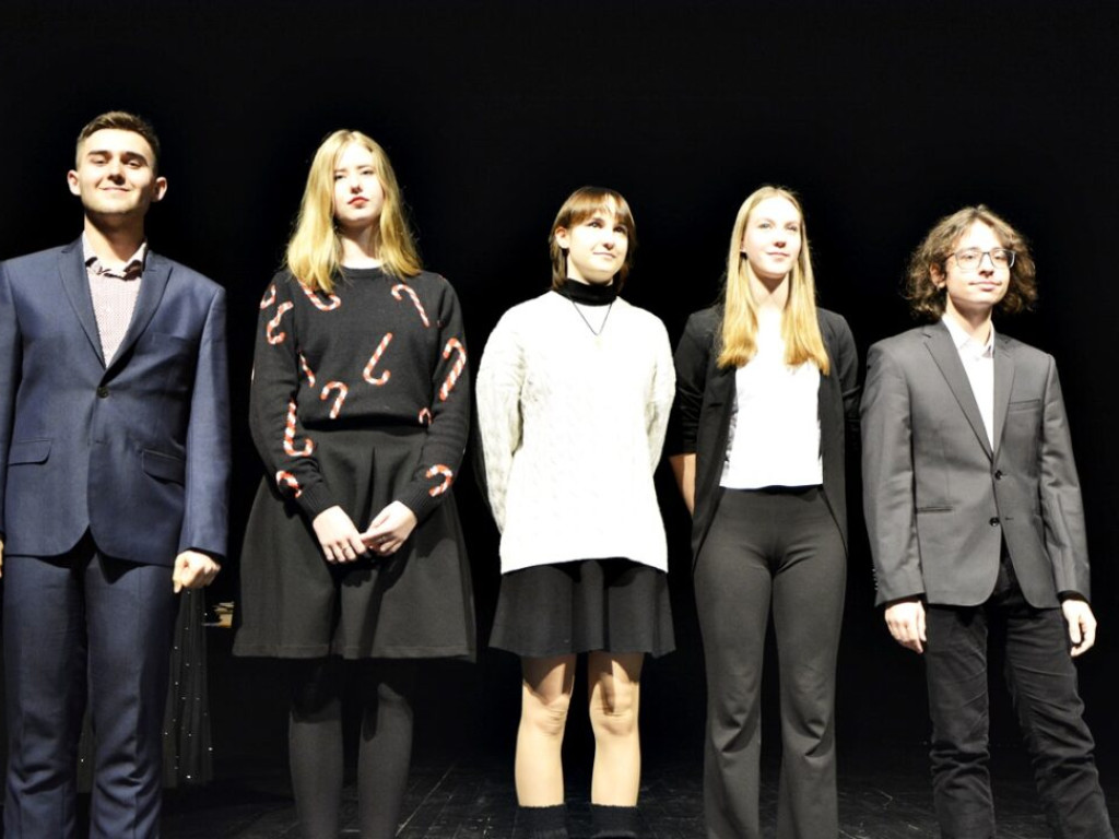 Najlepsi otrzymali stypendia. Uroczysta gala w teatrze [Zdjęcia]