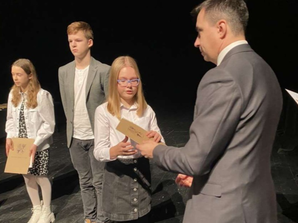 Najlepsi otrzymali stypendia. Uroczysta gala w teatrze [Zdjęcia]
