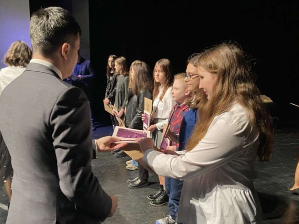 Najlepsi otrzymali stypendia. Uroczysta gala w teatrze [Zdjęcia]