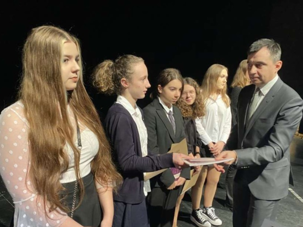 Najlepsi otrzymali stypendia. Uroczysta gala w teatrze [Zdjęcia]