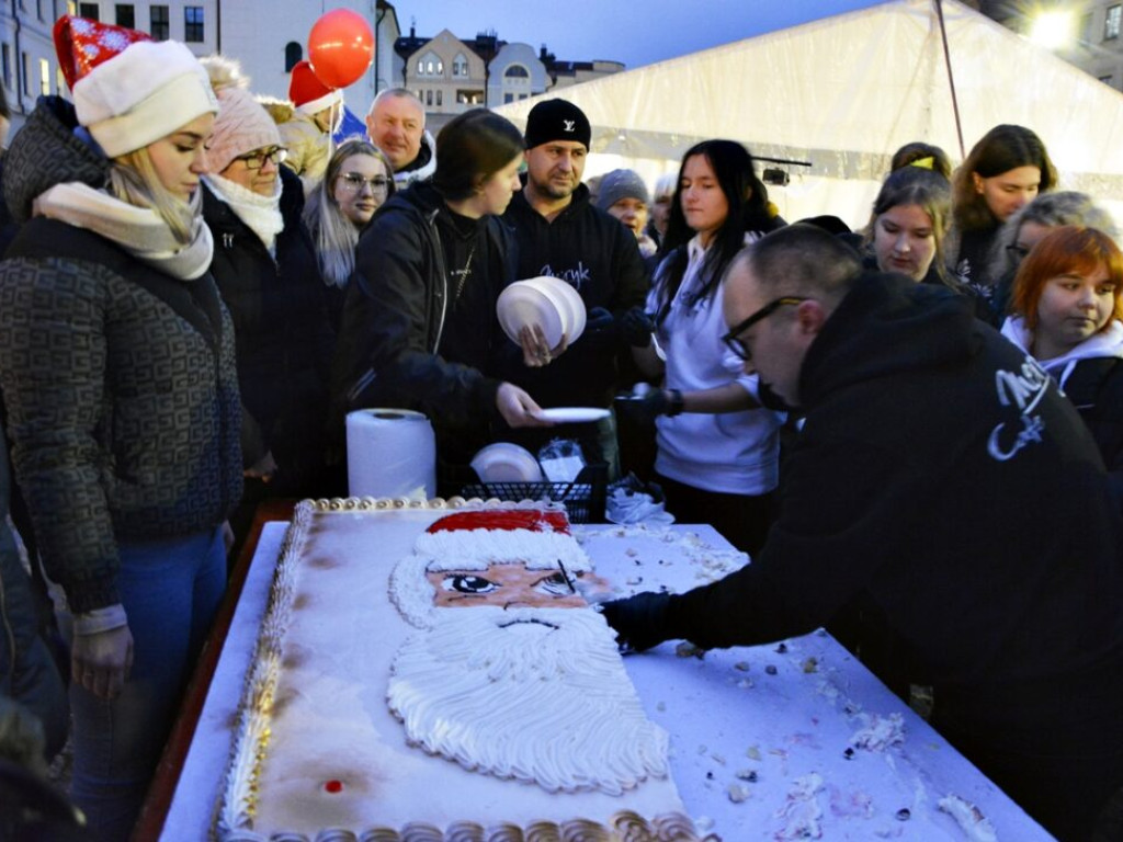 Rządź nam sprawiedliwie i rozdawaj prezenty! Mikołaj otrzymał klucz do miasta [Zdjęcia]