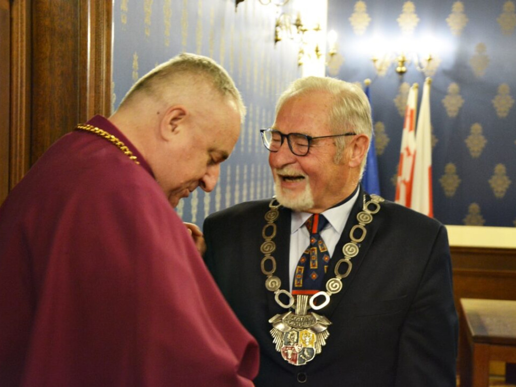 Głogów pod opieką św. Mikołaja. Dekret z Watykanu przekazany [Zdjęcia]