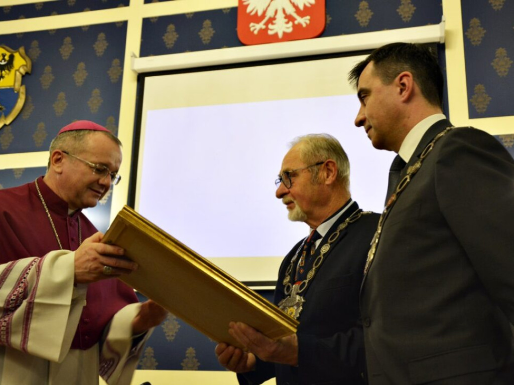 Głogów pod opieką św. Mikołaja. Dekret z Watykanu przekazany [Zdjęcia]
