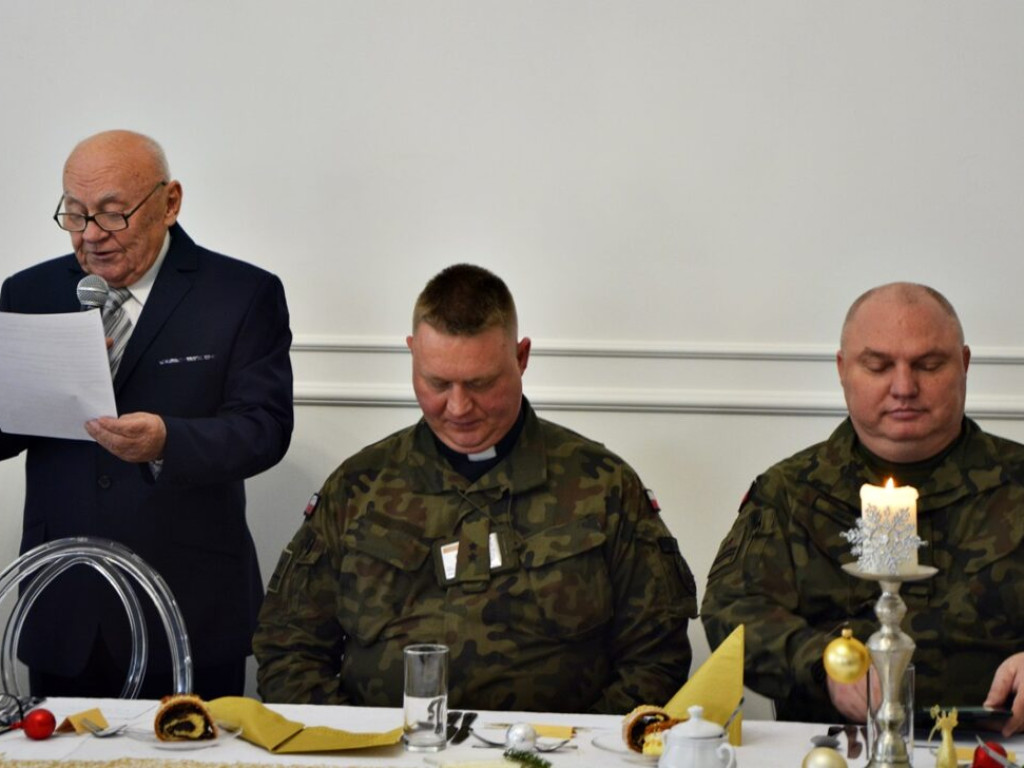 Świąteczne spotkanie weteranów. Jeden z nich skończył właśnie 96 lat [Zdjęcia]