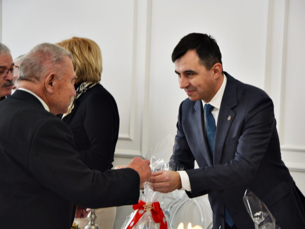 Świąteczne spotkanie weteranów. Jeden z nich skończył właśnie 96 lat [Zdjęcia]