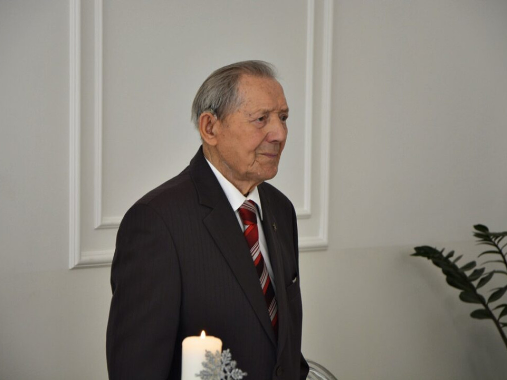 Świąteczne spotkanie weteranów. Jeden z nich skończył właśnie 96 lat [Zdjęcia]