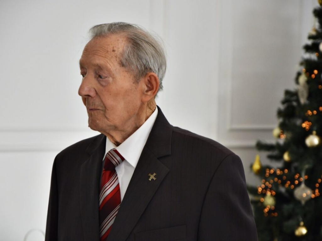 Świąteczne spotkanie weteranów. Jeden z nich skończył właśnie 96 lat [Zdjęcia]