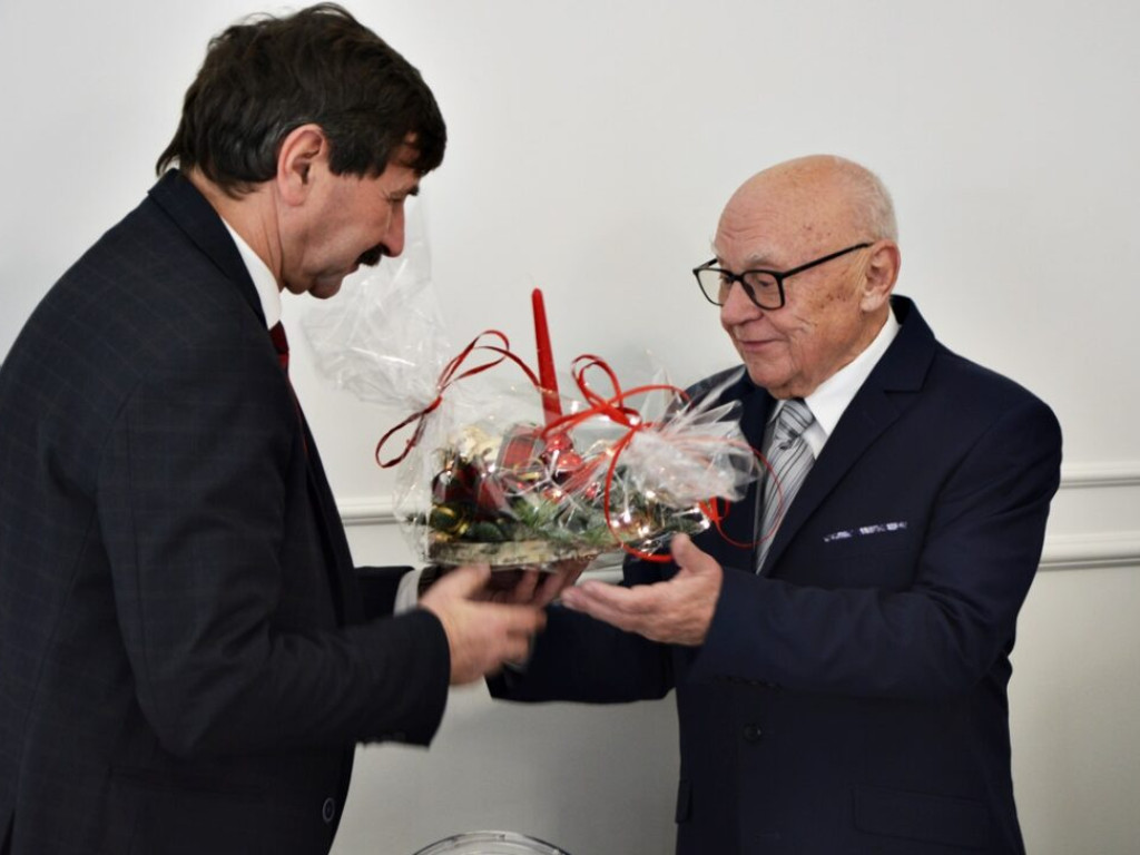Świąteczne spotkanie weteranów. Jeden z nich skończył właśnie 96 lat [Zdjęcia]