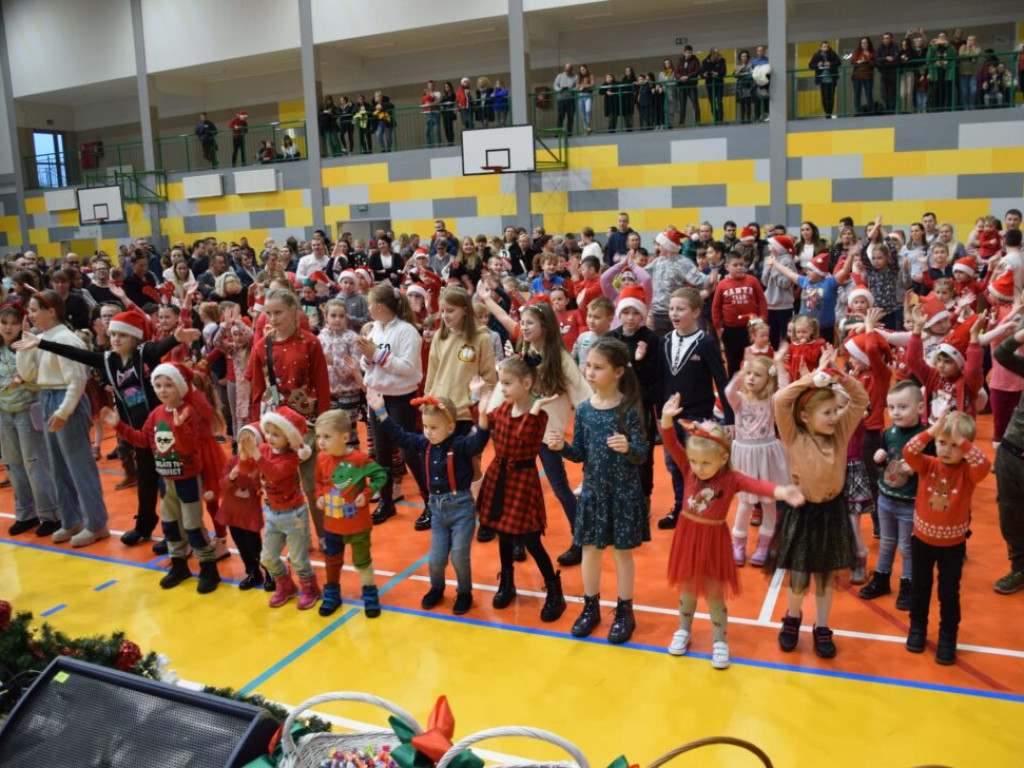 Mikołajkowe spotkanie dla dzieci z całej gminy Grębocice. Wszystkie dostały prezenty! [Zdjęcia]