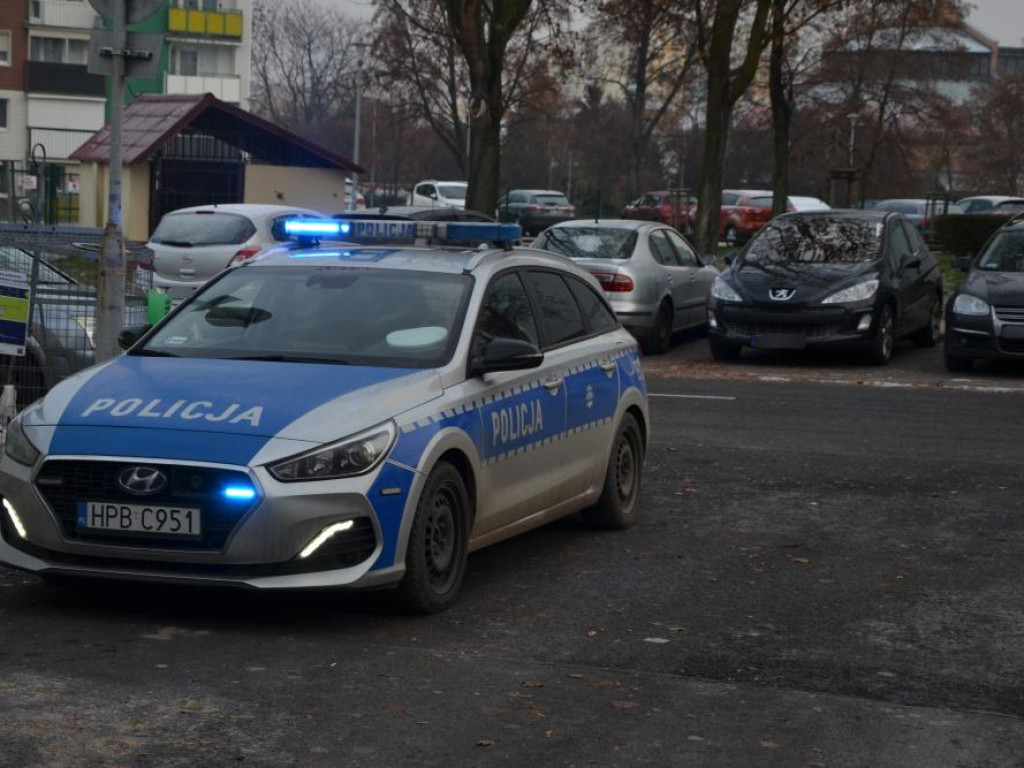 Kobieta ma złamaną nogę. Kierowca odpowie za nieuwagę