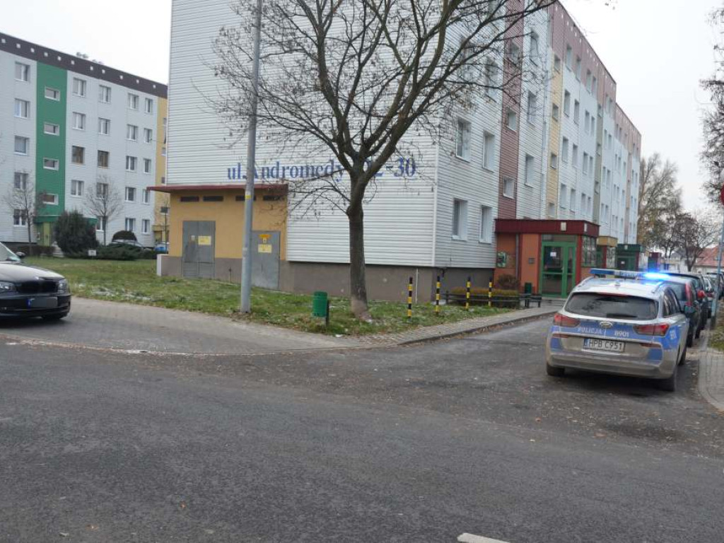 Kobieta ma złamaną nogę. Kierowca odpowie za nieuwagę