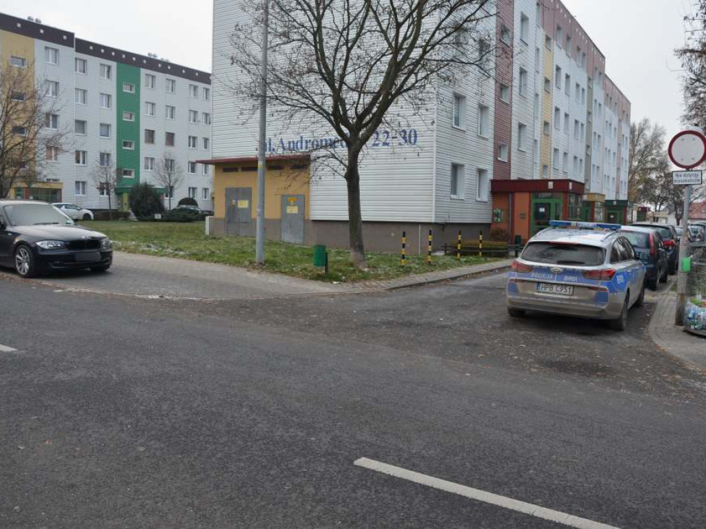 Kobieta ma złamaną nogę. Kierowca odpowie za nieuwagę