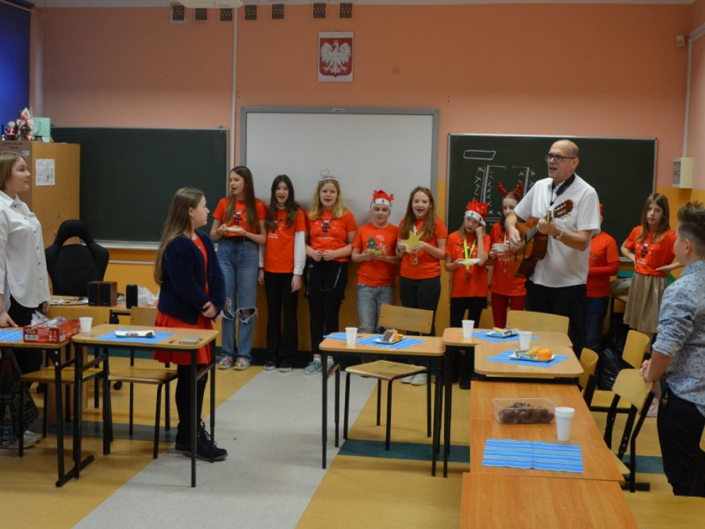 Dziesiątki kartek i moc życzeń świątecznych dla Weroniki. Trzymają kciuki przed operacją