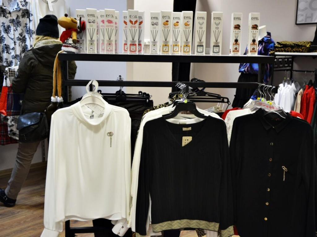 Kochają to, co robią. Butik Tkaninowe Inspiracje i eCristall