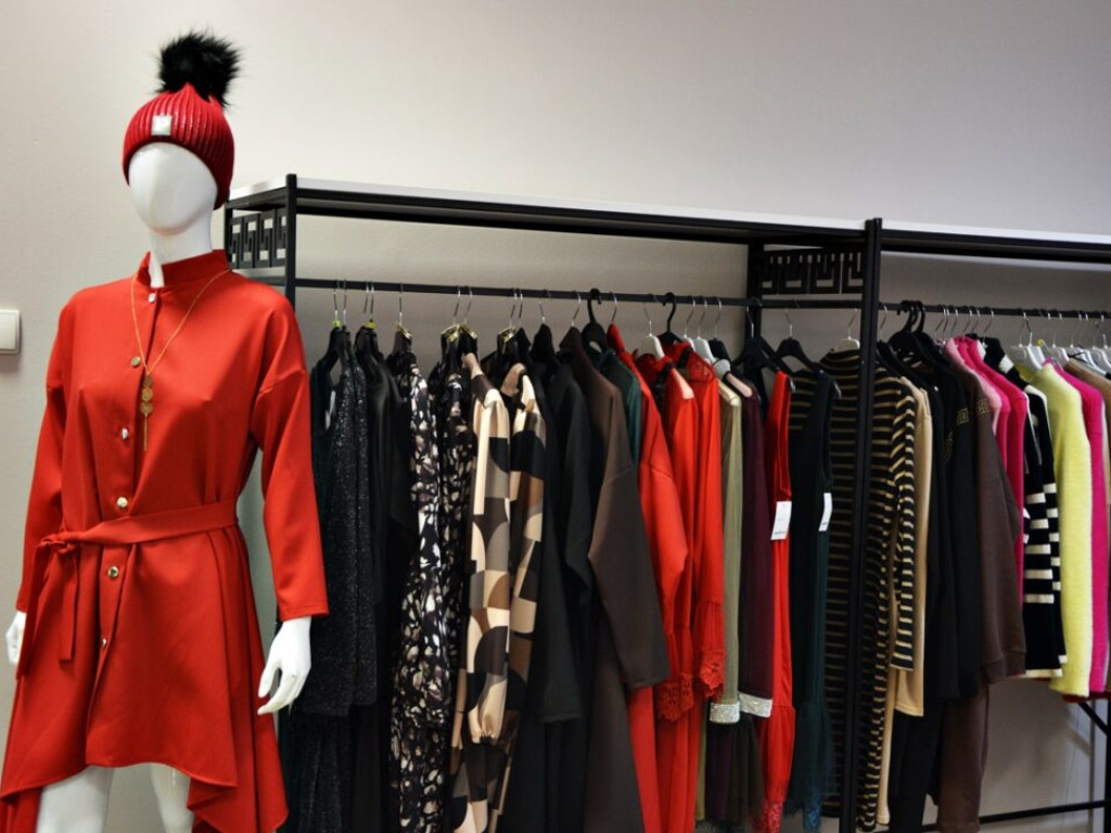 Kochają to, co robią. Butik Tkaninowe Inspiracje i eCristall