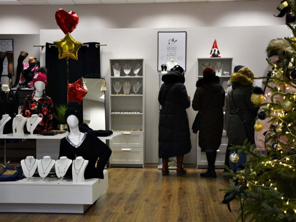 Kochają to, co robią. Butik Tkaninowe Inspiracje i eCristall