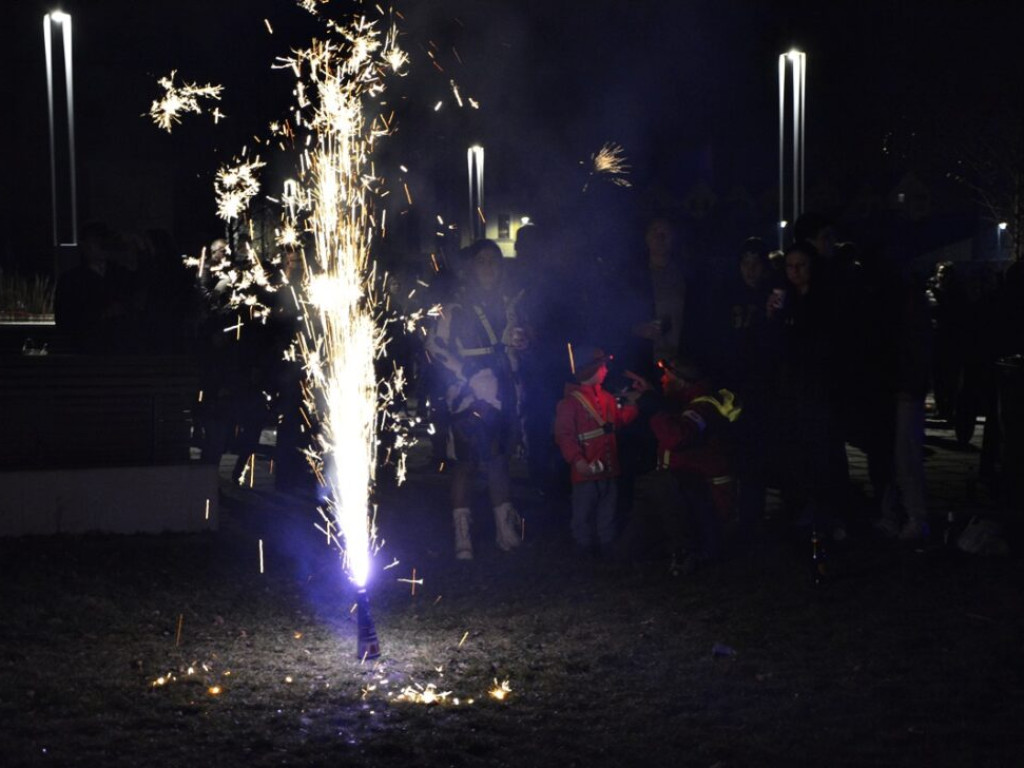 Nowy Rok 2023! Tak głogowianie bawili się na Bulwarze Nadodrzańskim [Zdjęcia]