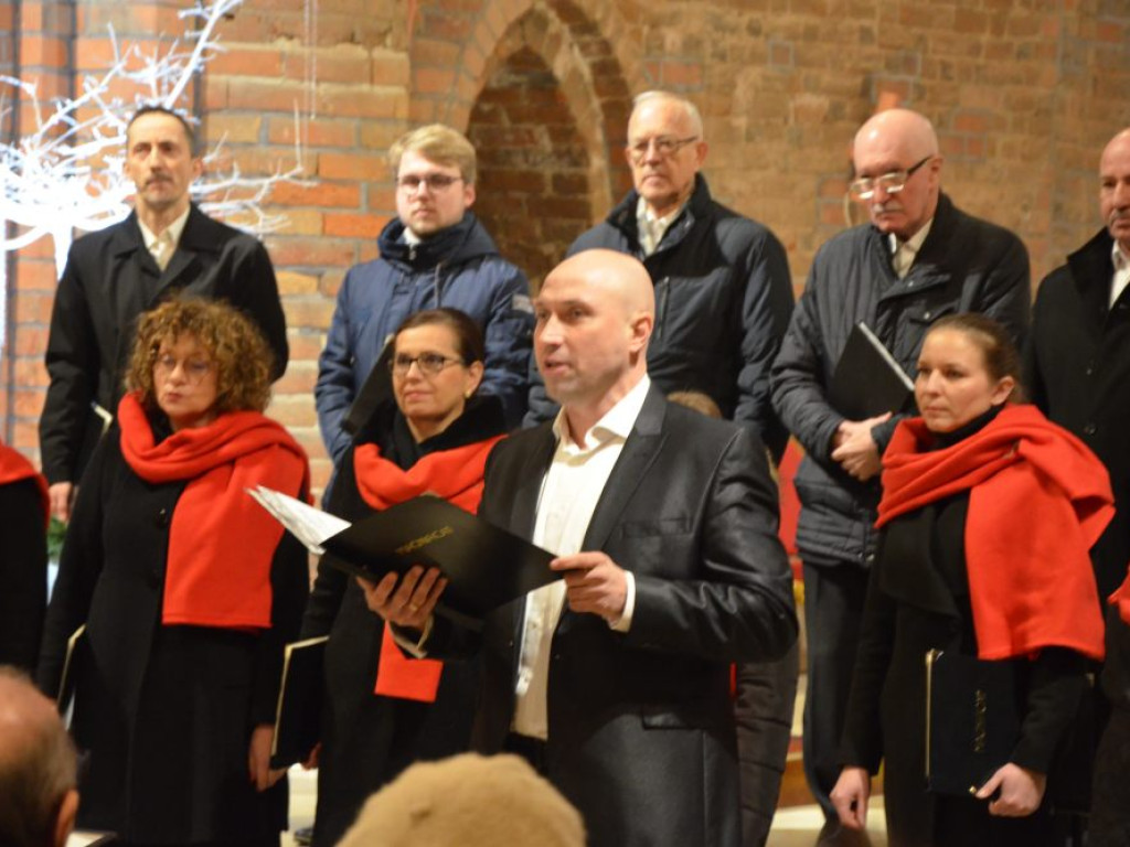 Kolegiata rozbrzmiała kolędami. Wystąpił też solista z Opery Kijowskiej