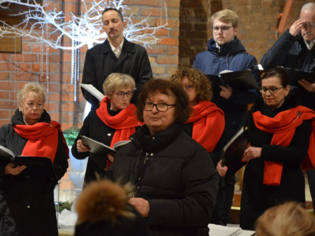 Kolegiata rozbrzmiała kolędami. Wystąpił też solista z Opery Kijowskiej