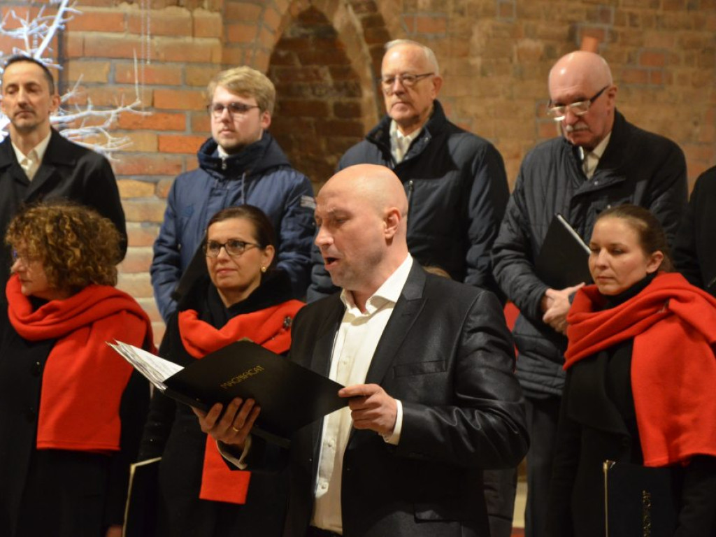 Kolegiata rozbrzmiała kolędami. Wystąpił też solista z Opery Kijowskiej