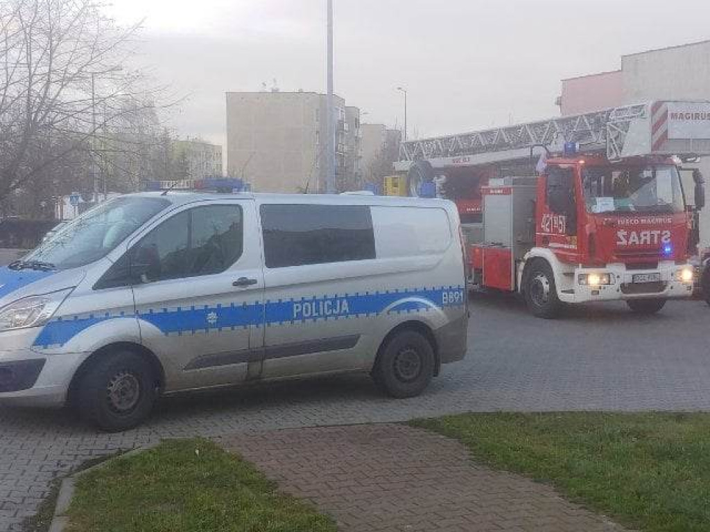 Strażacy pędzili na sygnale na os. Piastów. Co tam się dzieje?