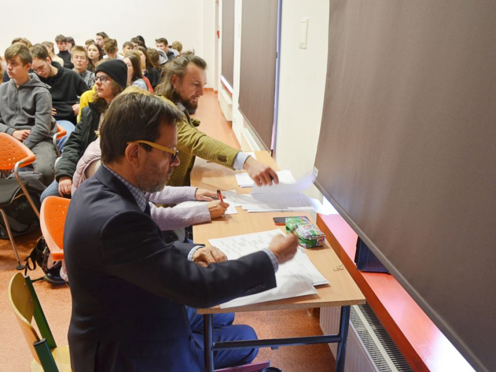 Poseł osobiście gratulował. Rozstrzygnięcie konkursu wiedzy o Sejmie
