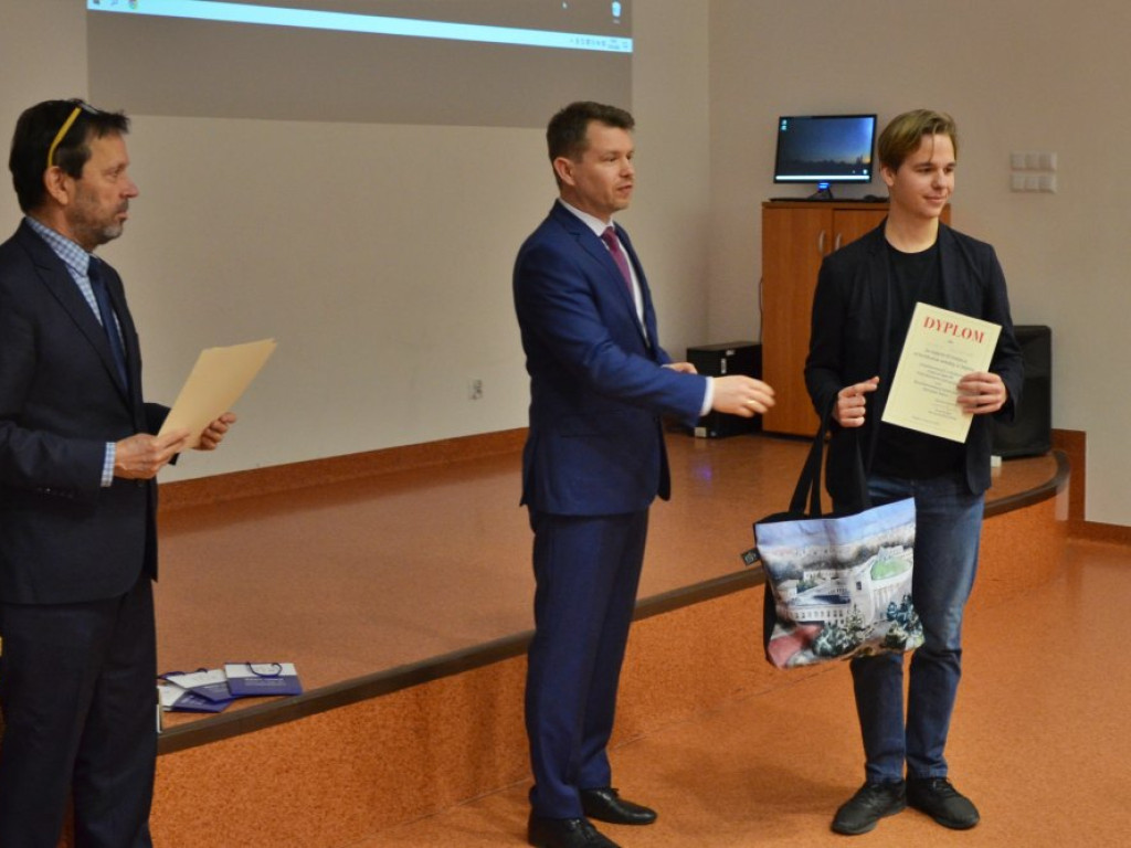 Poseł osobiście gratulował. Rozstrzygnięcie konkursu wiedzy o Sejmie