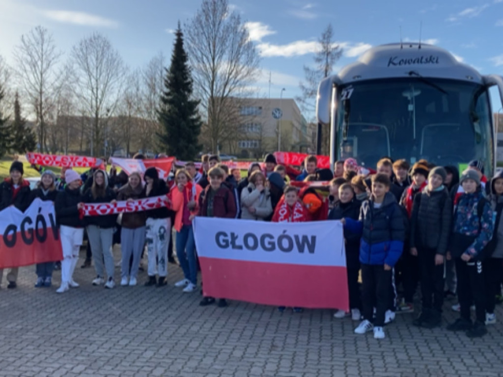 Piękna gra i dużo inspiracji. Uczniowie z Głogowa na meczu w Katowicach. Zobacz zdjęcia!