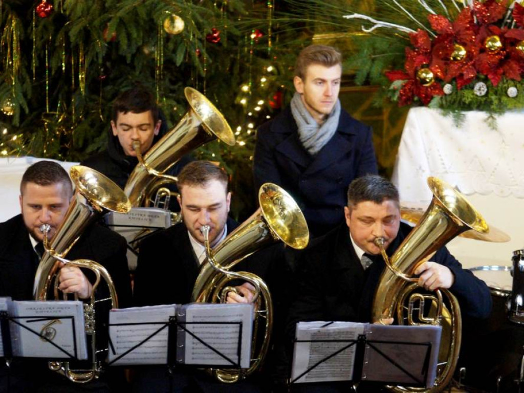 W Kwielicach koncertowała orkiestra dęta. Rozbrzmiały kolędy i nie tylko