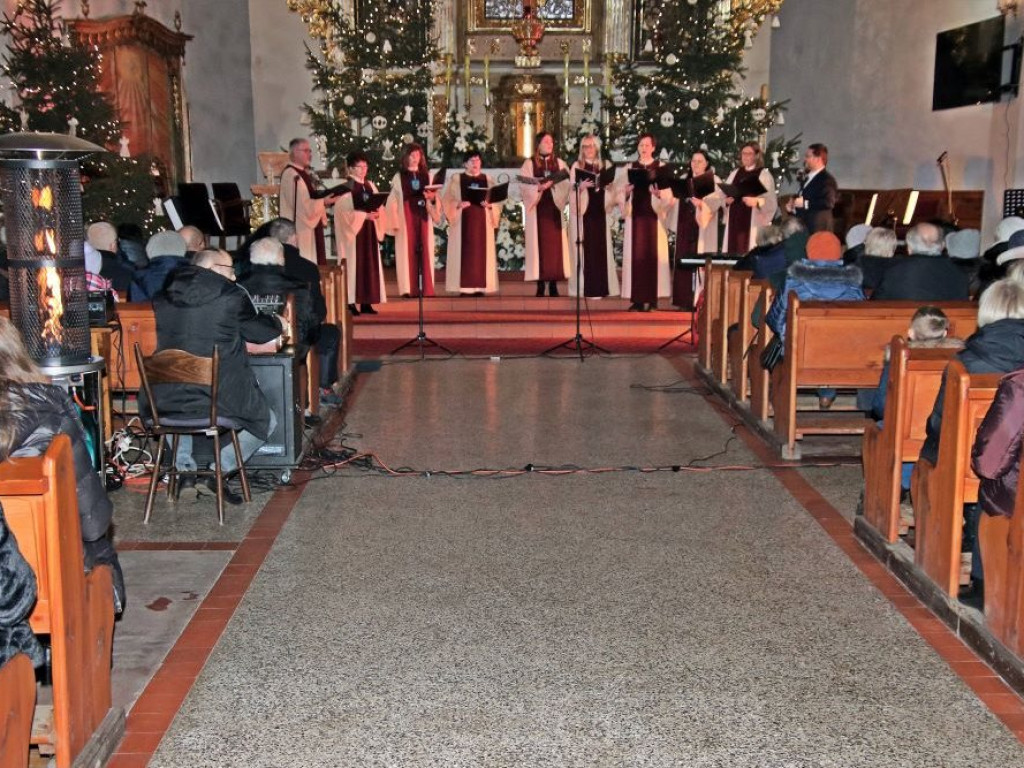 Koncert kolęd i pastorałek w Sławie [Zdjęcia]