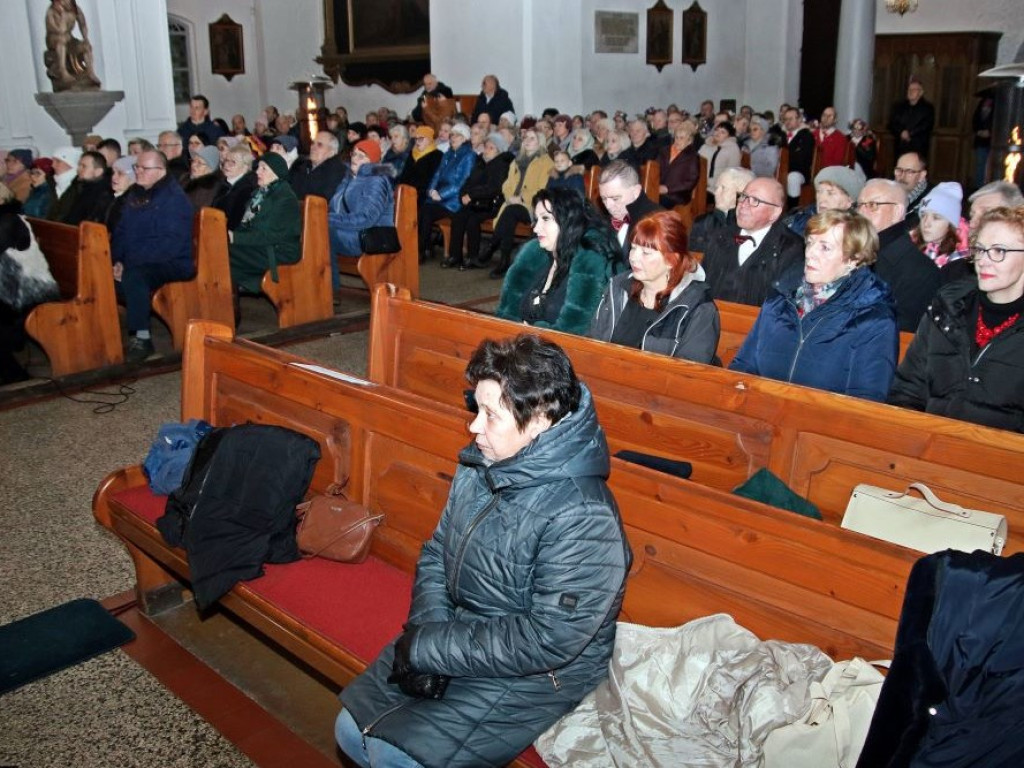 Koncert kolęd i pastorałek w Sławie [Zdjęcia]