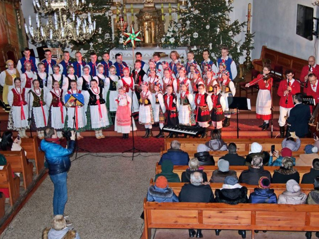 Koncert kolęd i pastorałek w Sławie [Zdjęcia]