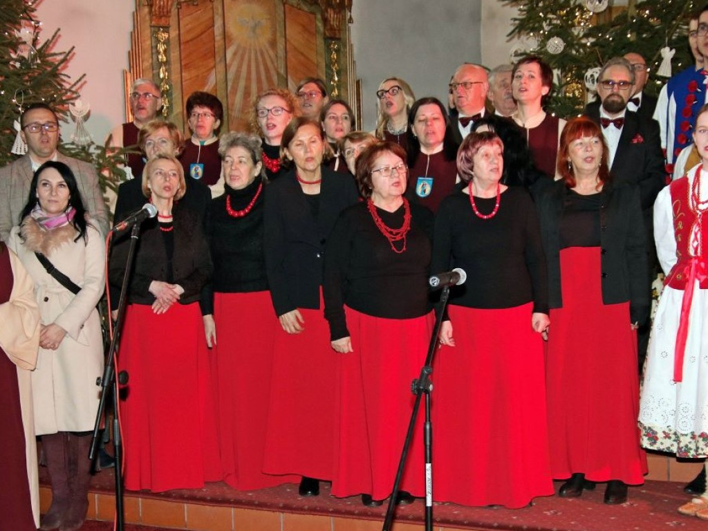 Koncert kolęd i pastorałek w Sławie [Zdjęcia]