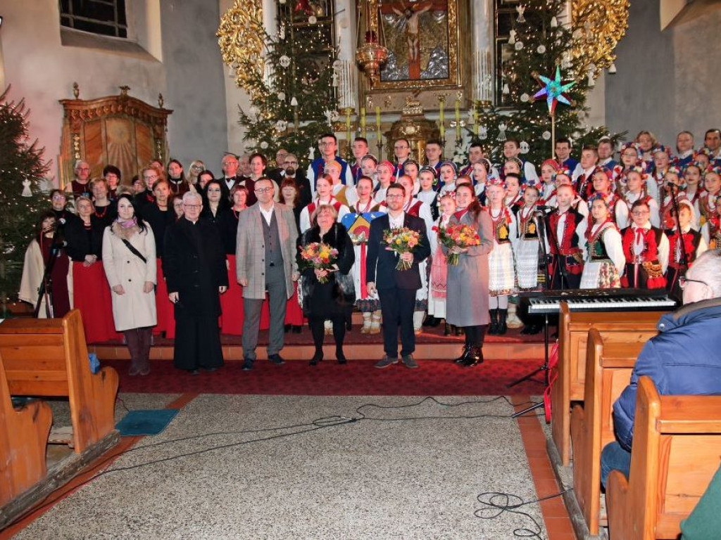 Koncert kolęd i pastorałek w Sławie [Zdjęcia]