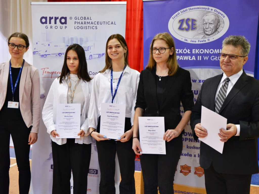 Uczniowie z Ekonomika wyróżnieni. Dostali stypendia od Arra Group [Zdjęcia]