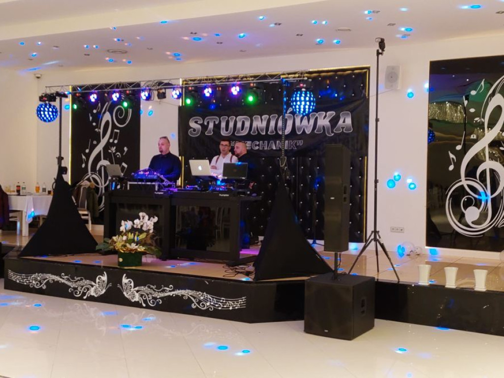 Mechanik obchodzi studniówkę z klasą